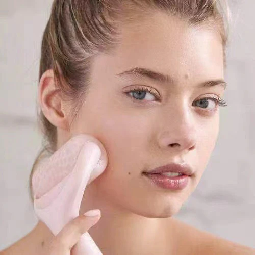 Ice Roller for Puffiness & Lymphatic Drainage - Image 3